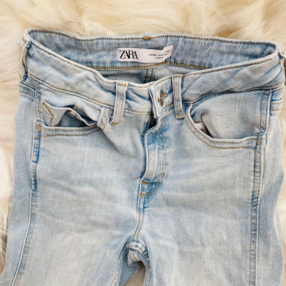 Zara light blue denim jeans